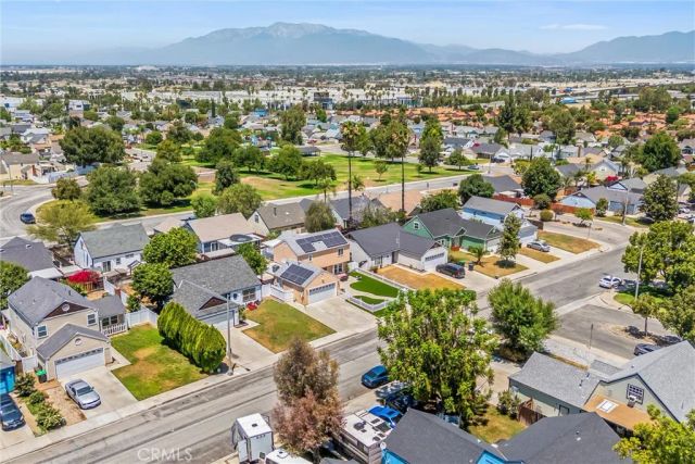 1001 Oak Glen, Colton, CA 92324