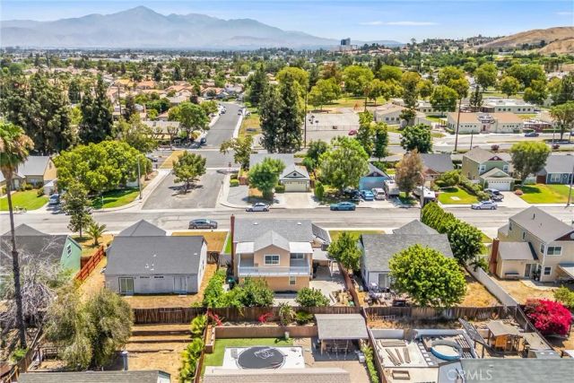 1001 Oak Glen, Colton, CA 92324