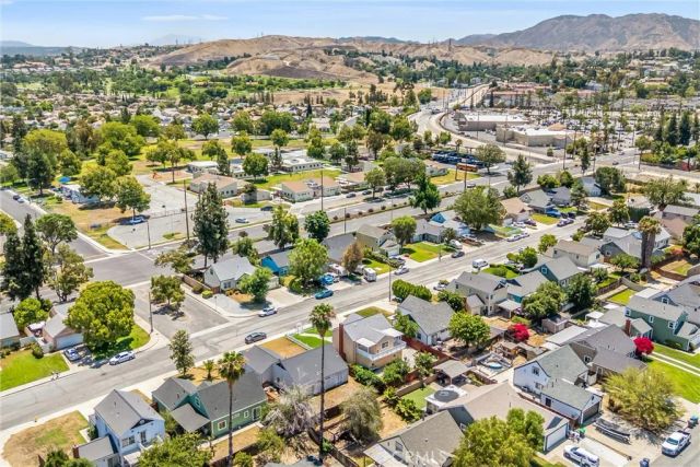 1001 Oak Glen, Colton, CA 92324