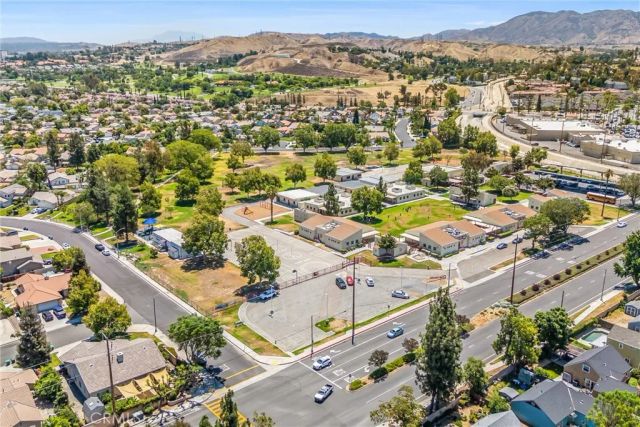 1001 Oak Glen, Colton, CA 92324