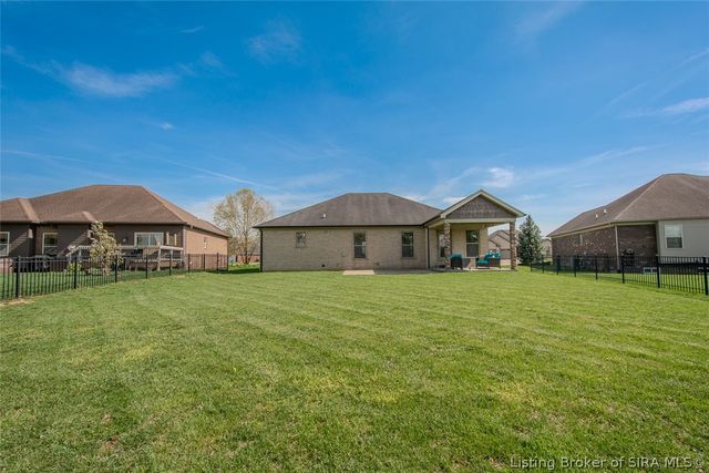 5445 Hawthorn Glen, Charlestown, IN 47111