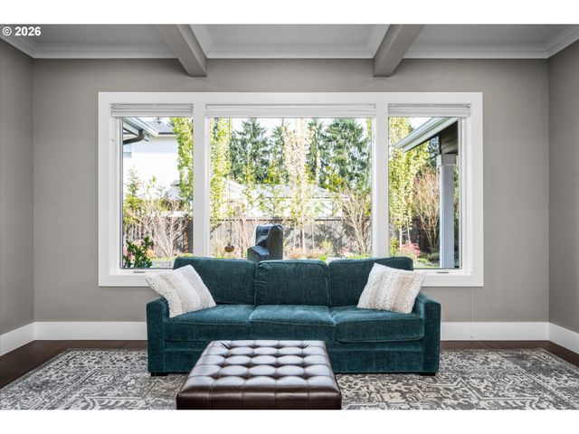 2251 LATHEN Way, Eugene, OR 97408