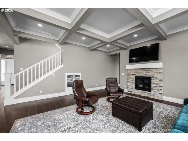 2251 LATHEN Way, Eugene, OR 97408