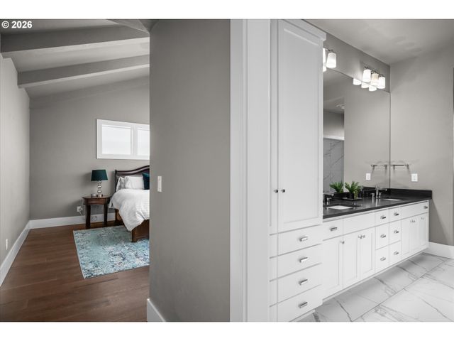 2251 LATHEN Way, Eugene, OR 97408