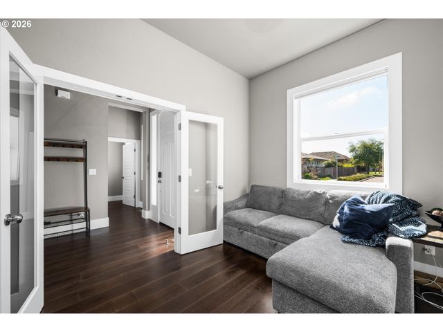 2251 LATHEN Way, Eugene, OR 97408