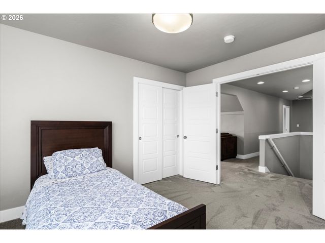 2251 LATHEN Way, Eugene, OR 97408