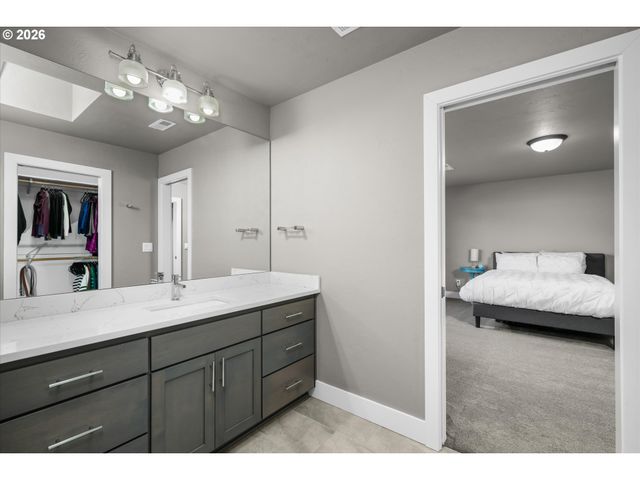 2251 LATHEN Way, Eugene, OR 97408