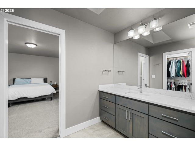 2251 LATHEN Way, Eugene, OR 97408