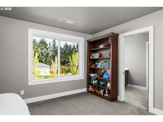 2251 LATHEN Way, Eugene, OR 97408