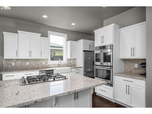 2251 LATHEN Way, Eugene, OR 97408