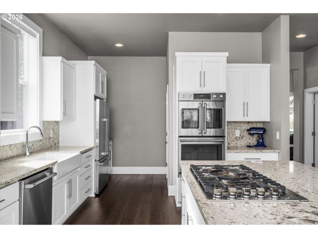 2251 LATHEN Way, Eugene, OR 97408