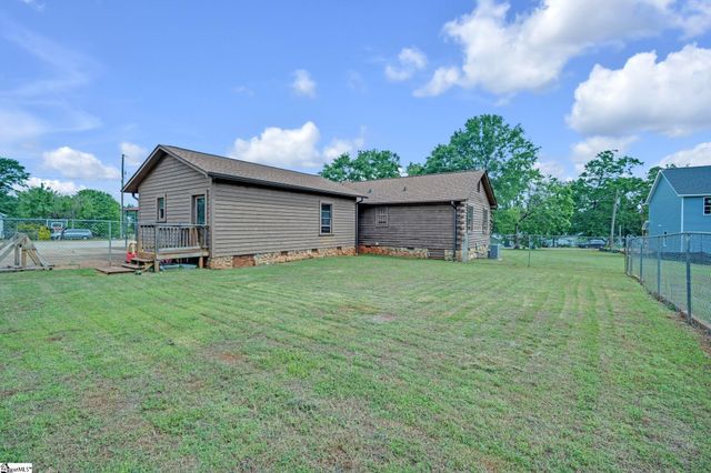 60 Lakeside Drive, Lyman, SC 29365
