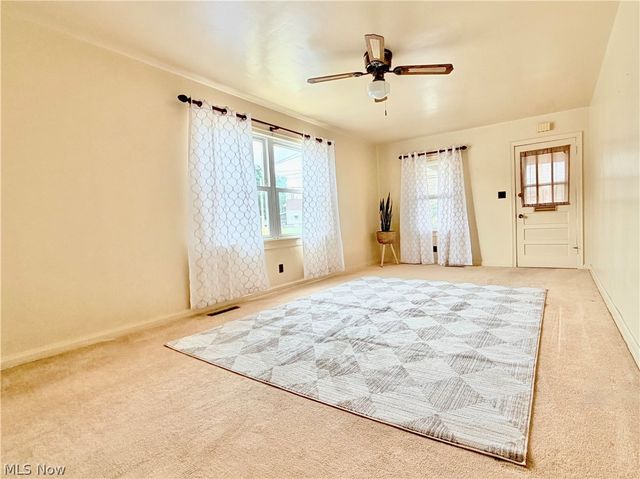 805 Pomeroy Pike, Belpre, OH 45714
