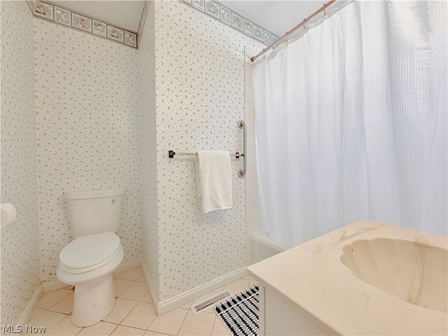 805 Pomeroy Pike, Belpre, OH 45714