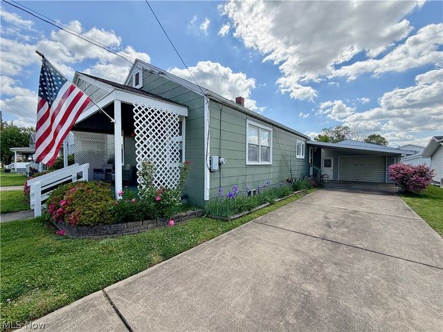 805 Pomeroy Pike, Belpre, OH 45714