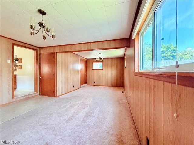 805 Pomeroy Pike, Belpre, OH 45714
