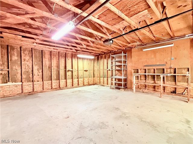 805 Pomeroy Pike, Belpre, OH 45714