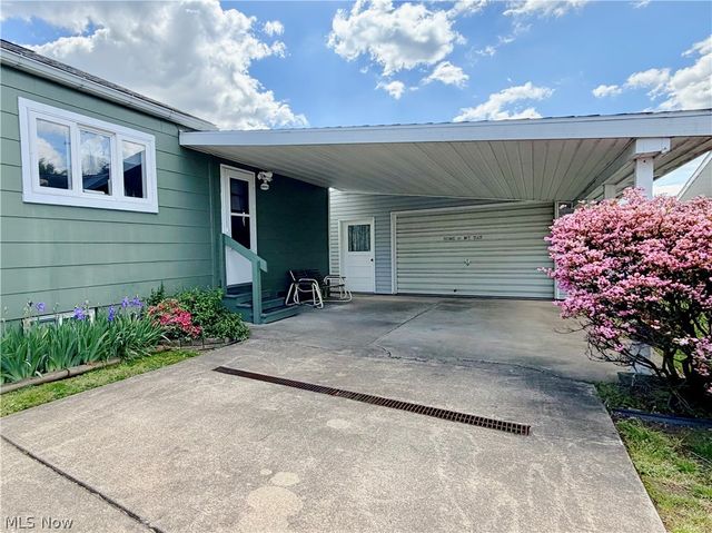 805 Pomeroy Pike, Belpre, OH 45714
