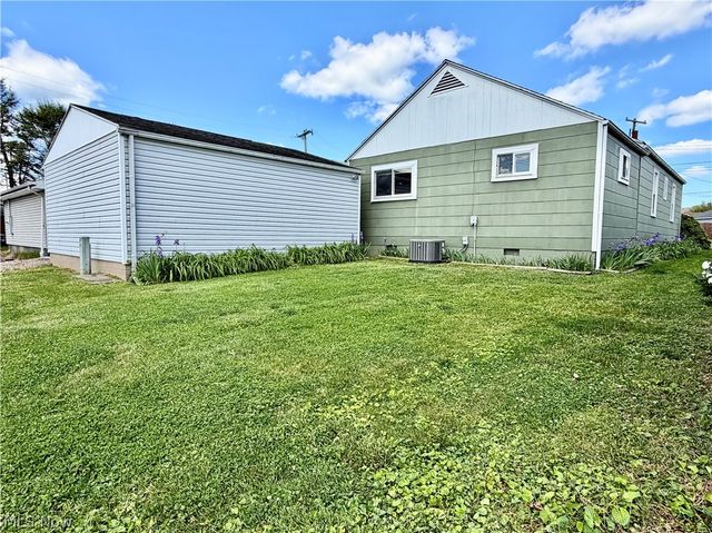 805 Pomeroy Pike, Belpre, OH 45714