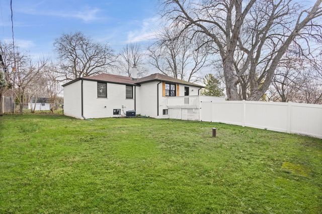 23576 N Overhill Drive, Lake Zurich, IL 60047