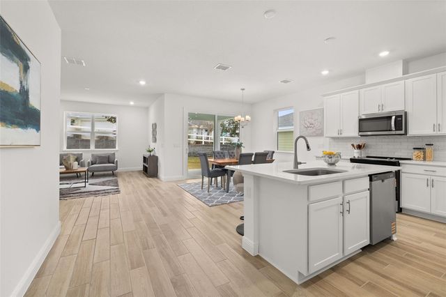 995 FIESTA KEY CIRCLE, Lady Lake, FL 32159