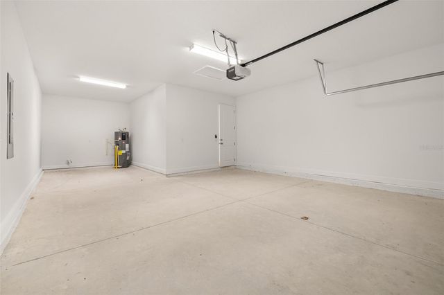 995 FIESTA KEY CIRCLE, Lady Lake, FL 32159