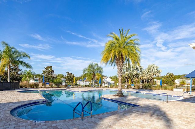 995 FIESTA KEY CIRCLE, Lady Lake, FL 32159