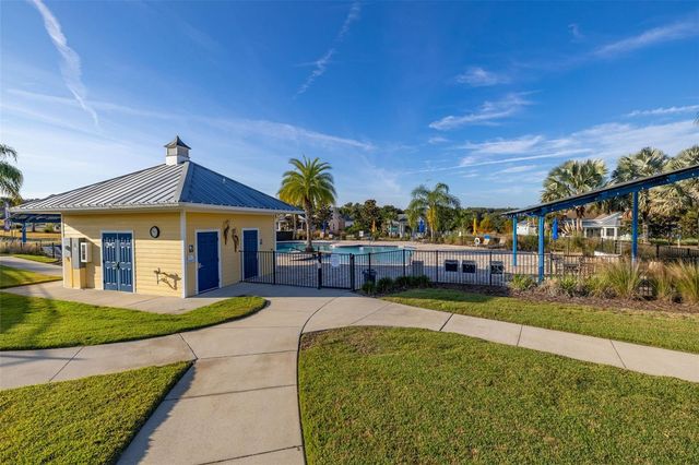 995 FIESTA KEY CIRCLE, Lady Lake, FL 32159