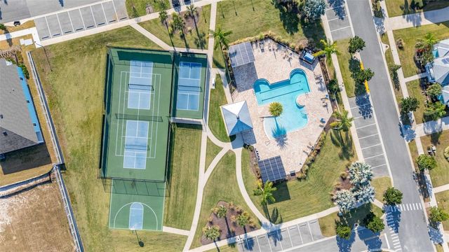 995 FIESTA KEY CIRCLE, Lady Lake, FL 32159