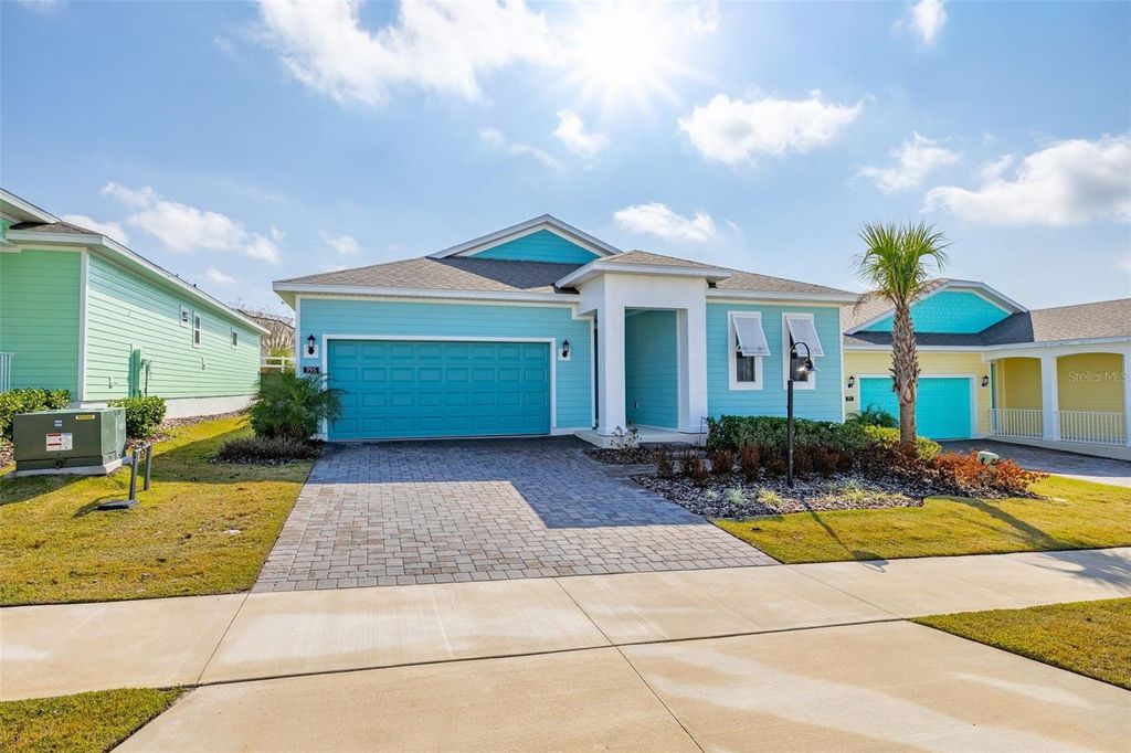 995 FIESTA KEY CIRCLE, Lady Lake, FL 32159