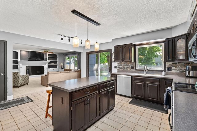 1021 58th Street, West Des Moines, IA 50266