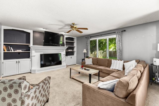 1021 58th Street, West Des Moines, IA 50266