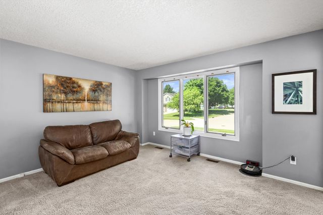 1021 58th Street, West Des Moines, IA 50266