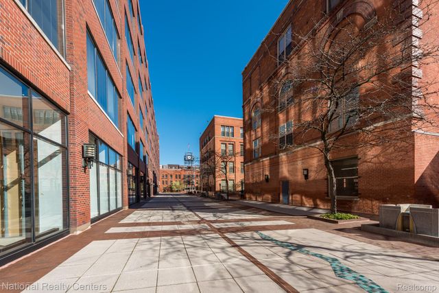 200 River Place Drive 23, Detroit, MI 48207