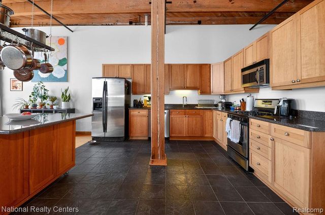 200 River Place Drive 23, Detroit, MI 48207