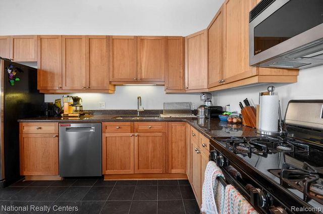 200 River Place Drive 23, Detroit, MI 48207