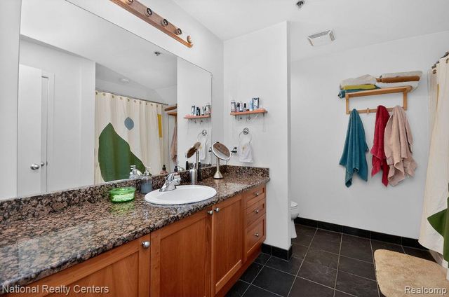 200 River Place Drive 23, Detroit, MI 48207