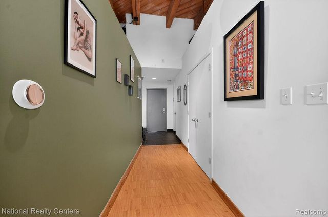 200 River Place Drive 23, Detroit, MI 48207