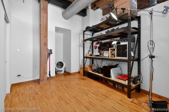 200 River Place Drive 23, Detroit, MI 48207