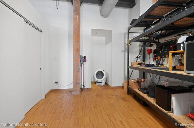 200 River Place Drive 23, Detroit, MI 48207