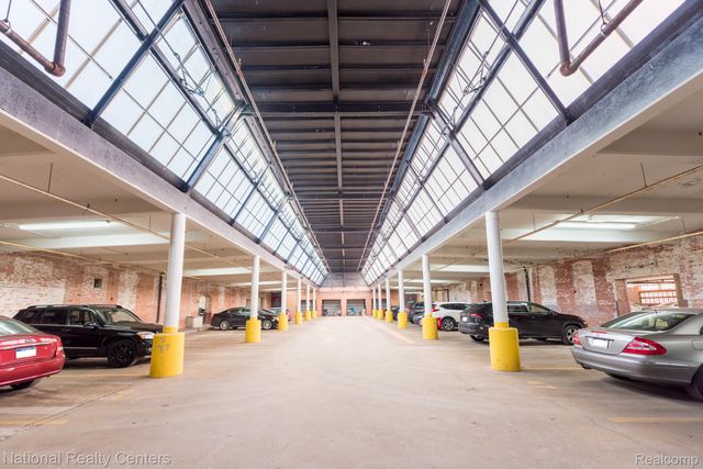 200 River Place Drive 23, Detroit, MI 48207