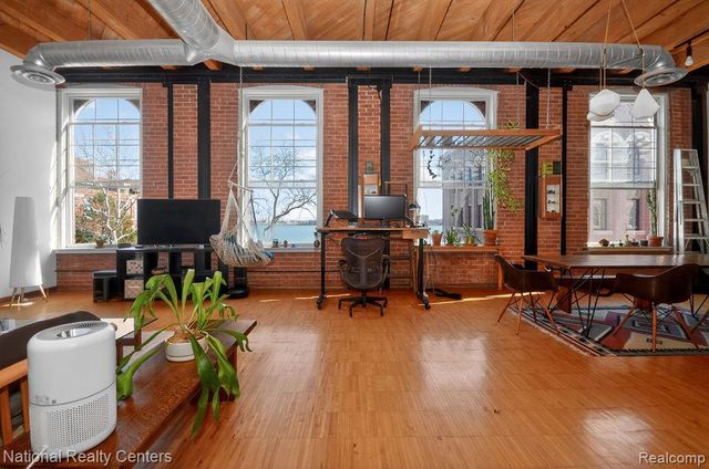 200 River Place Drive 23, Detroit, MI 48207