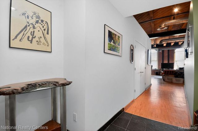 200 River Place Drive 23, Detroit, MI 48207