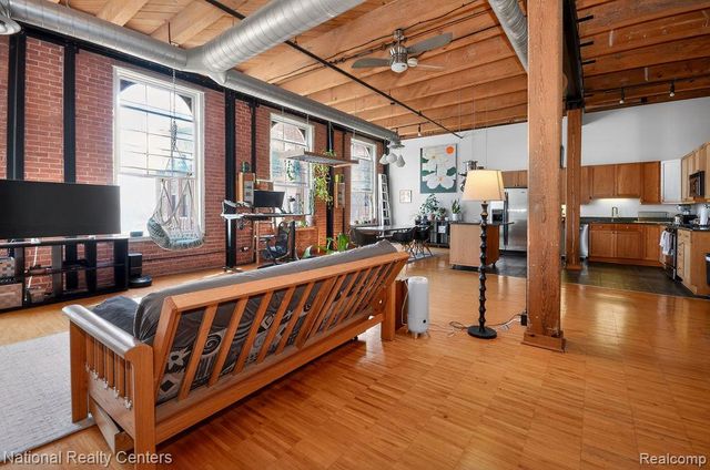 200 River Place Drive 23, Detroit, MI 48207