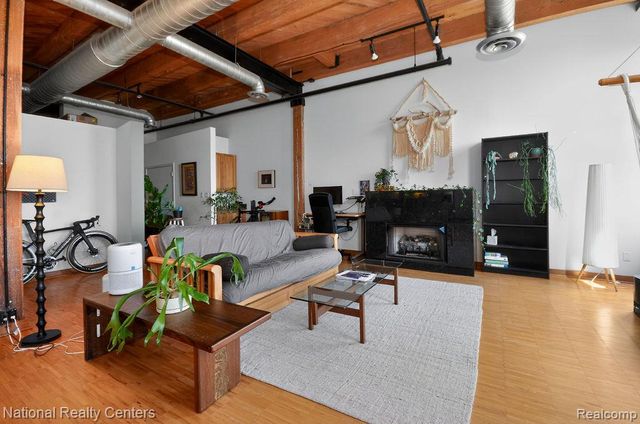 200 River Place Drive 23, Detroit, MI 48207