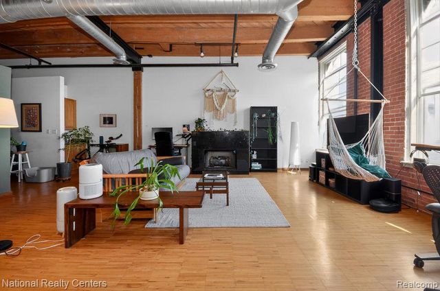 200 River Place Drive 23, Detroit, MI 48207