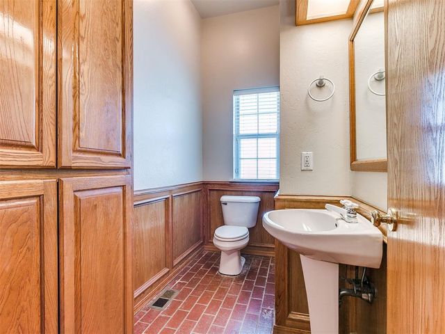 2517 Mission Road, Edmond, OK 73034