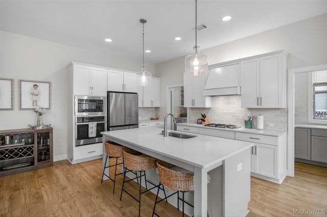 9370 CRESCENT LODGE Circle, Pike Road, AL 36064