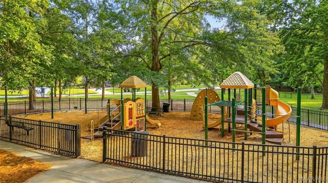 9370 CRESCENT LODGE Circle, Pike Road, AL 36064