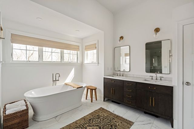 306 King St, Cohasset, MA 02025